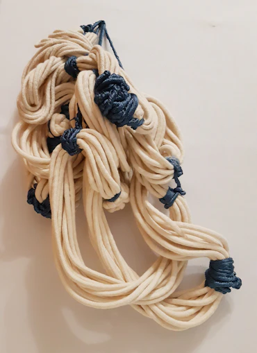 Big tied with 2 threads