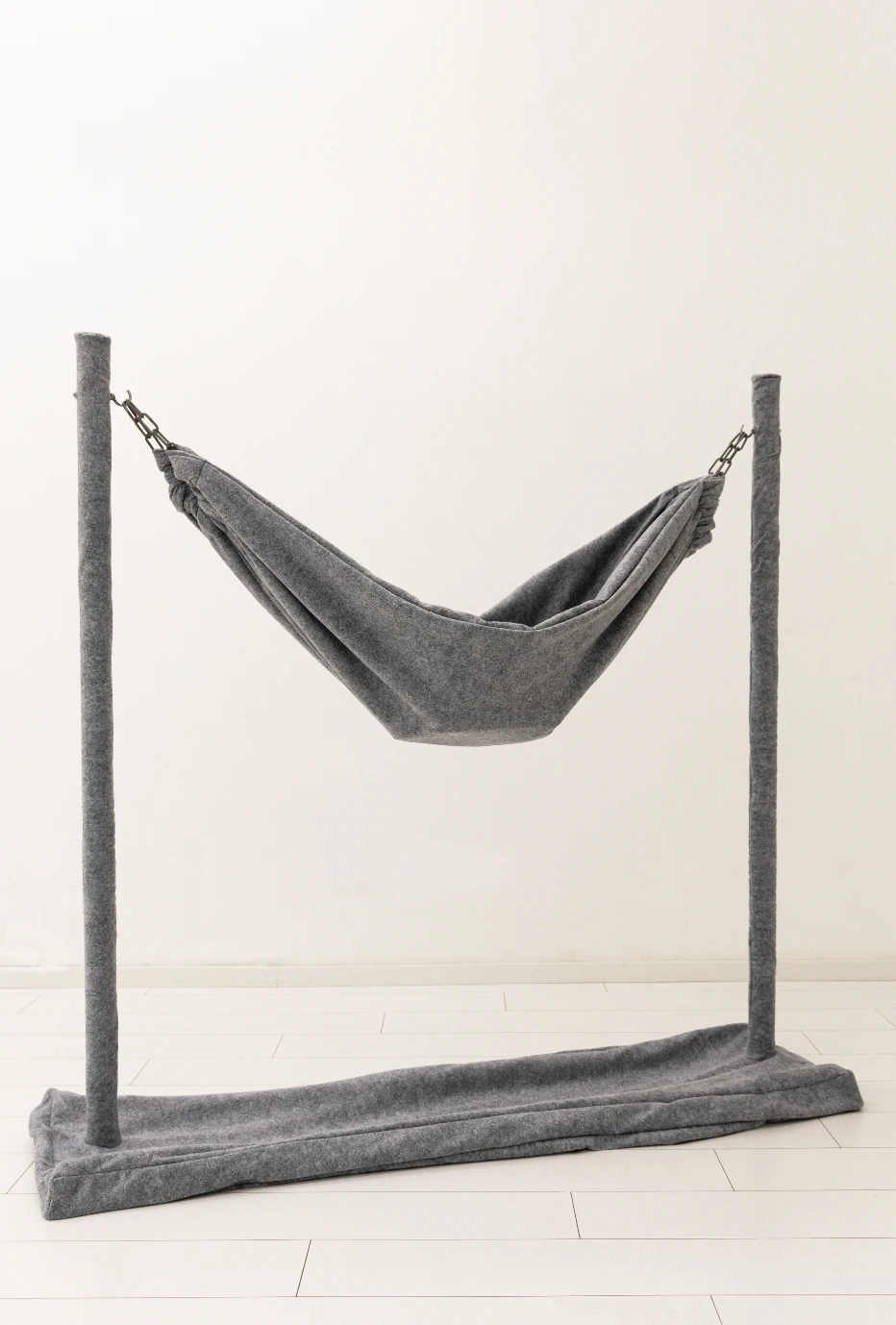 Cradle for heavy souls