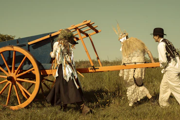 Hedgers with cart.