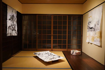 installation view exposition 'on plum trees, mountains and water', artspace LongSlowDistance, Kyoto, Japan.