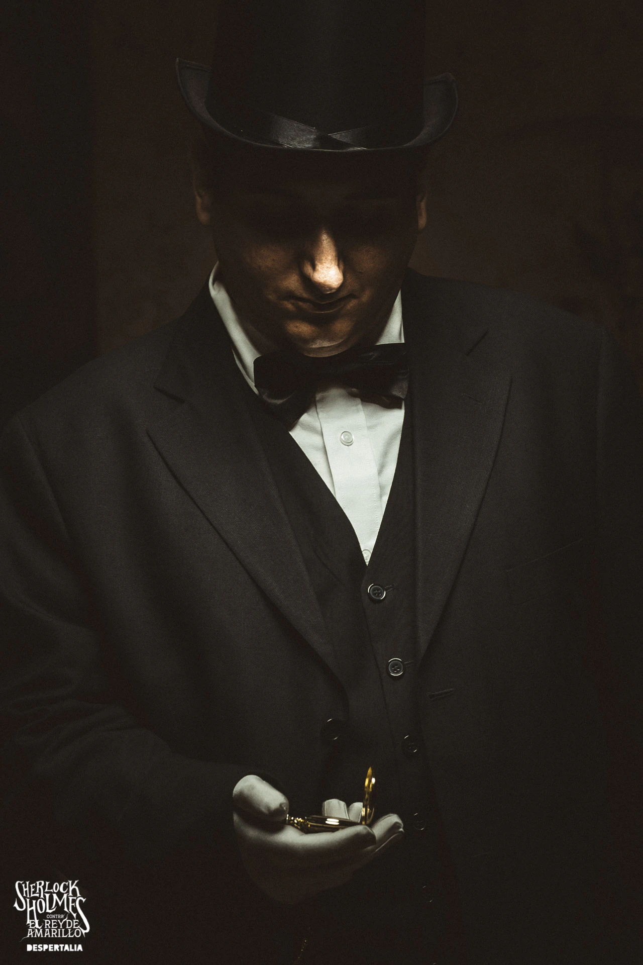 Sherlock Holmes against The Yellow King by Rafael Sánchez...