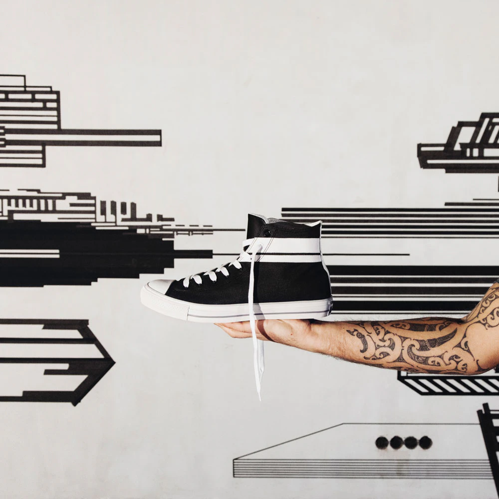 STREET ART BRANDING - CONVERSE by TAPE OVER...