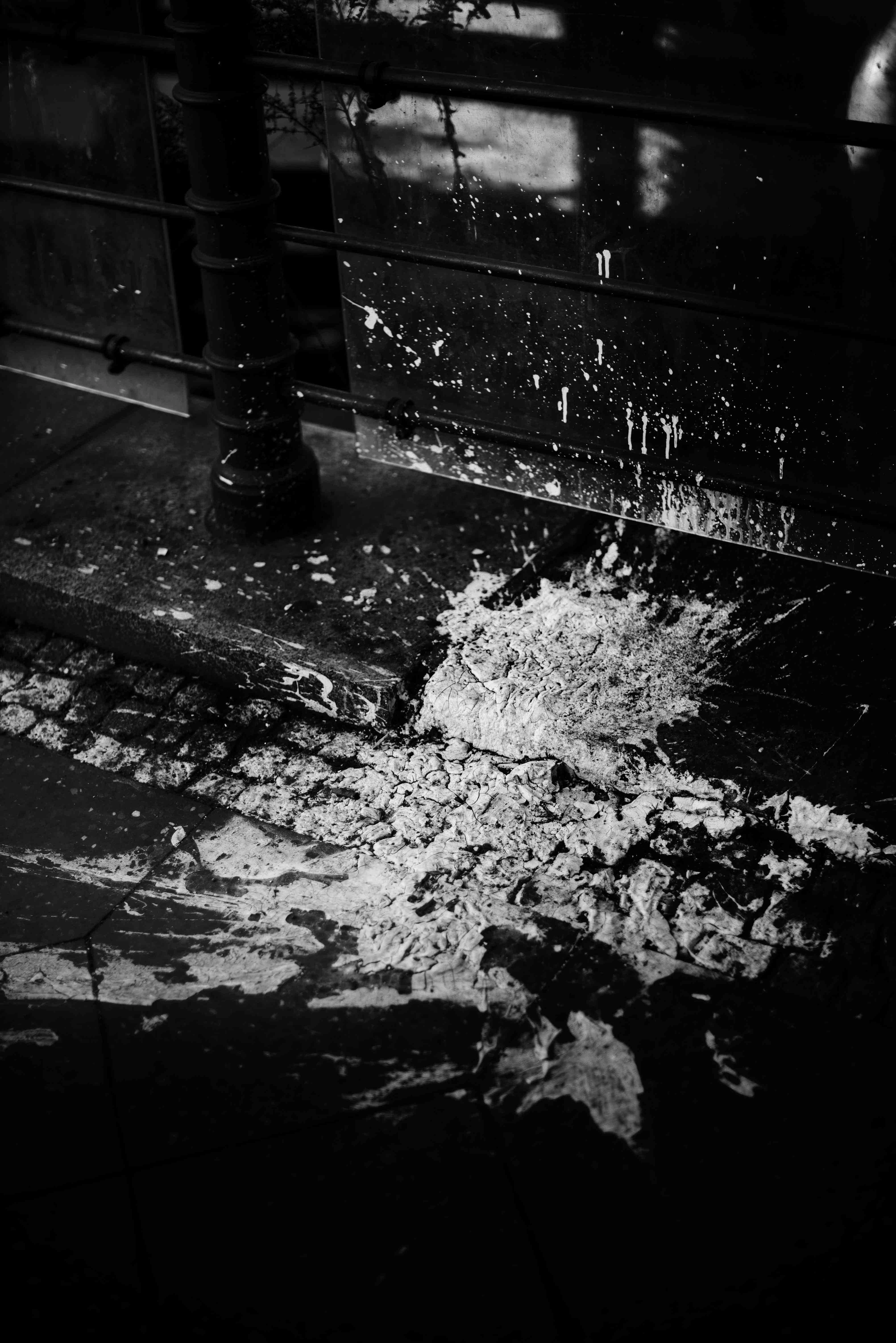 Visual cracks by Matteo Antonio Rapella...
