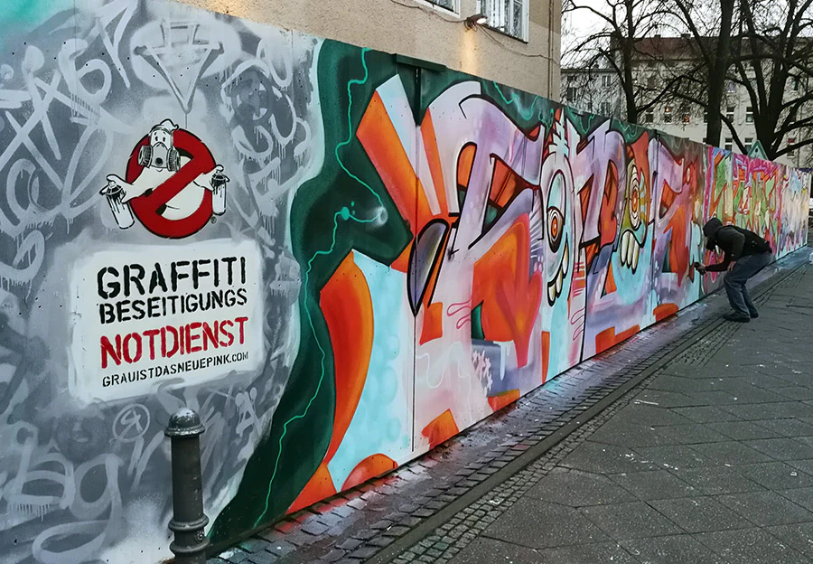 Graffitibeseitigungsnotdienst (Graffiti Busters)- Fake advertising campaign by OSTAP (OST.UP)...