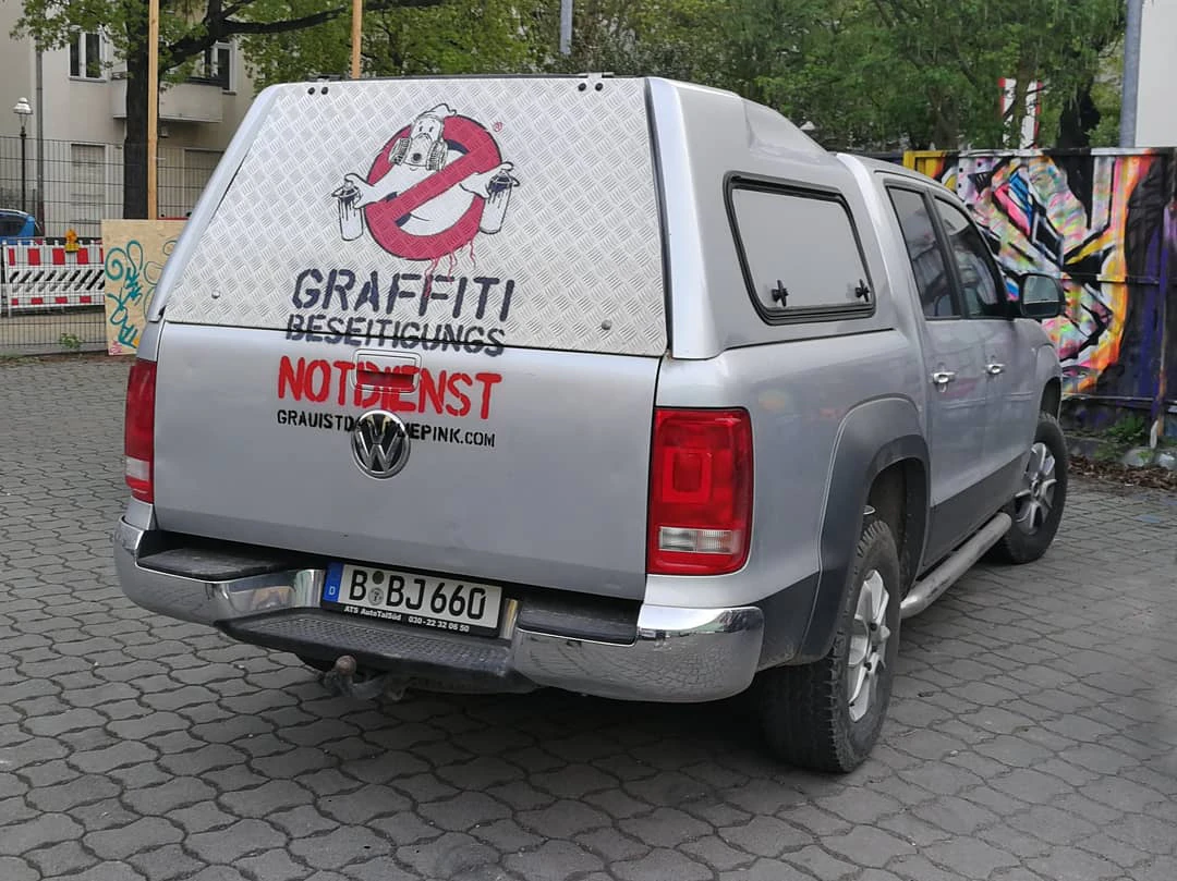 Graffitibeseitigungsnotdienst (Graffiti Busters)- Fake advertising campaign by OSTAP (OST.UP)...
