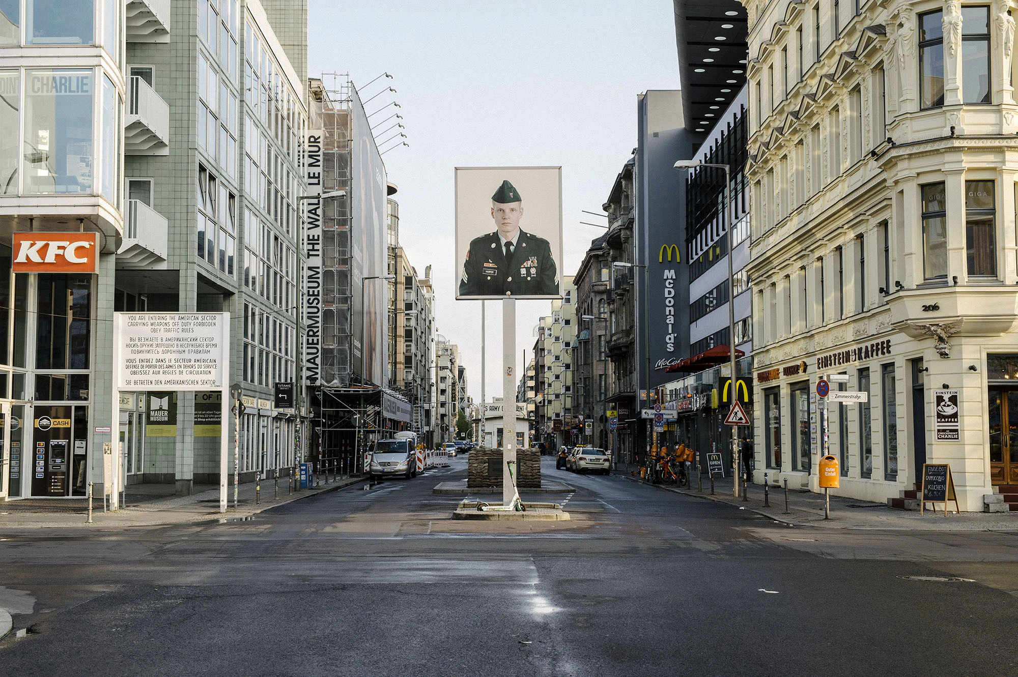 "The Invisible Wall" Checkpoint Charlie, Friedrichstraße, Kreuzberg, Berlin (2021) 