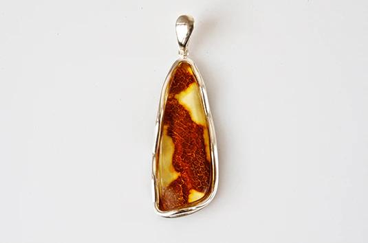Oyster pendant 