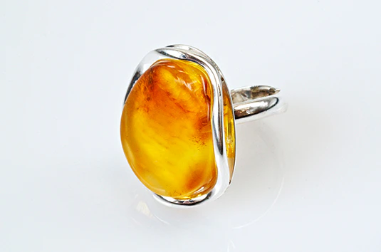 Close Up  Rock & Roll Amber  Ring
