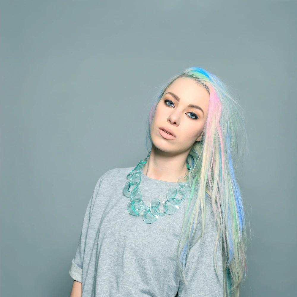 WONDERHAUS by Julia Roy-Williams...
