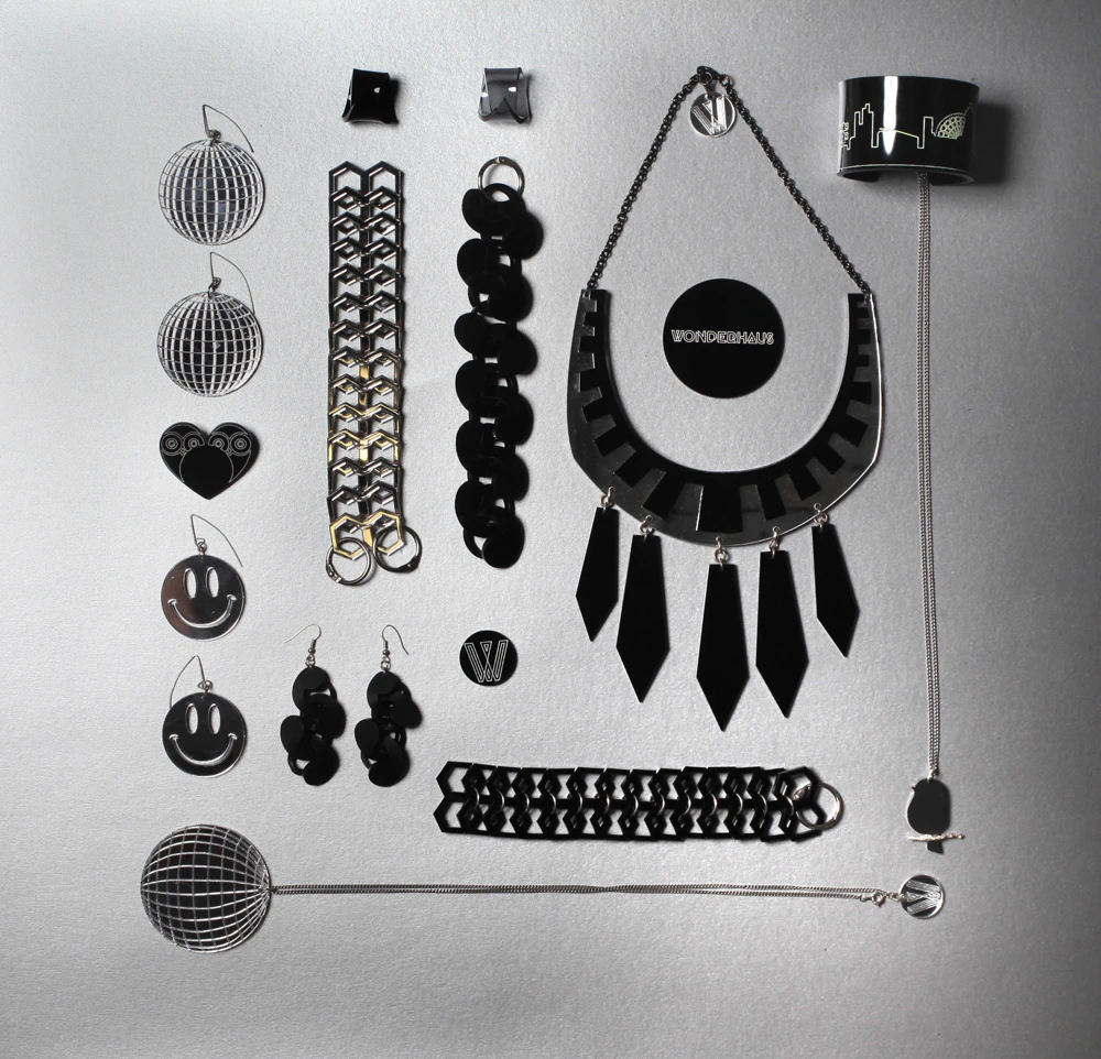 WONDERHAUS by Julia Roy-Williams...