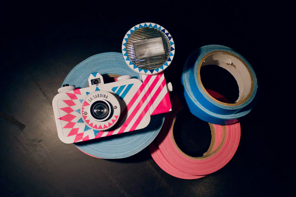 TAPE ART STORE DESIGN - LOMOGRAPHY by TAPE OVER...
